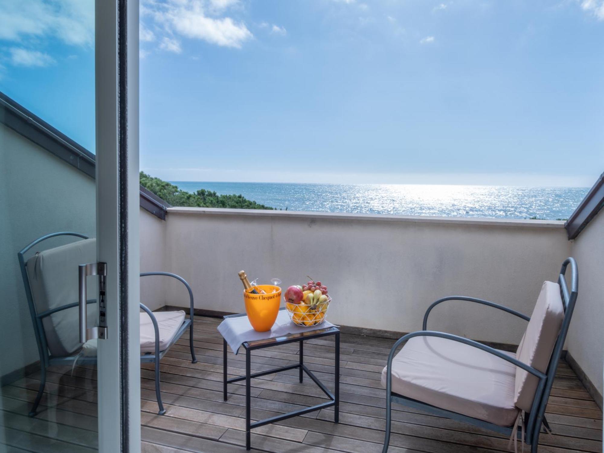 Hotel San Pietro Palace Finale Ligure Luaran gambar