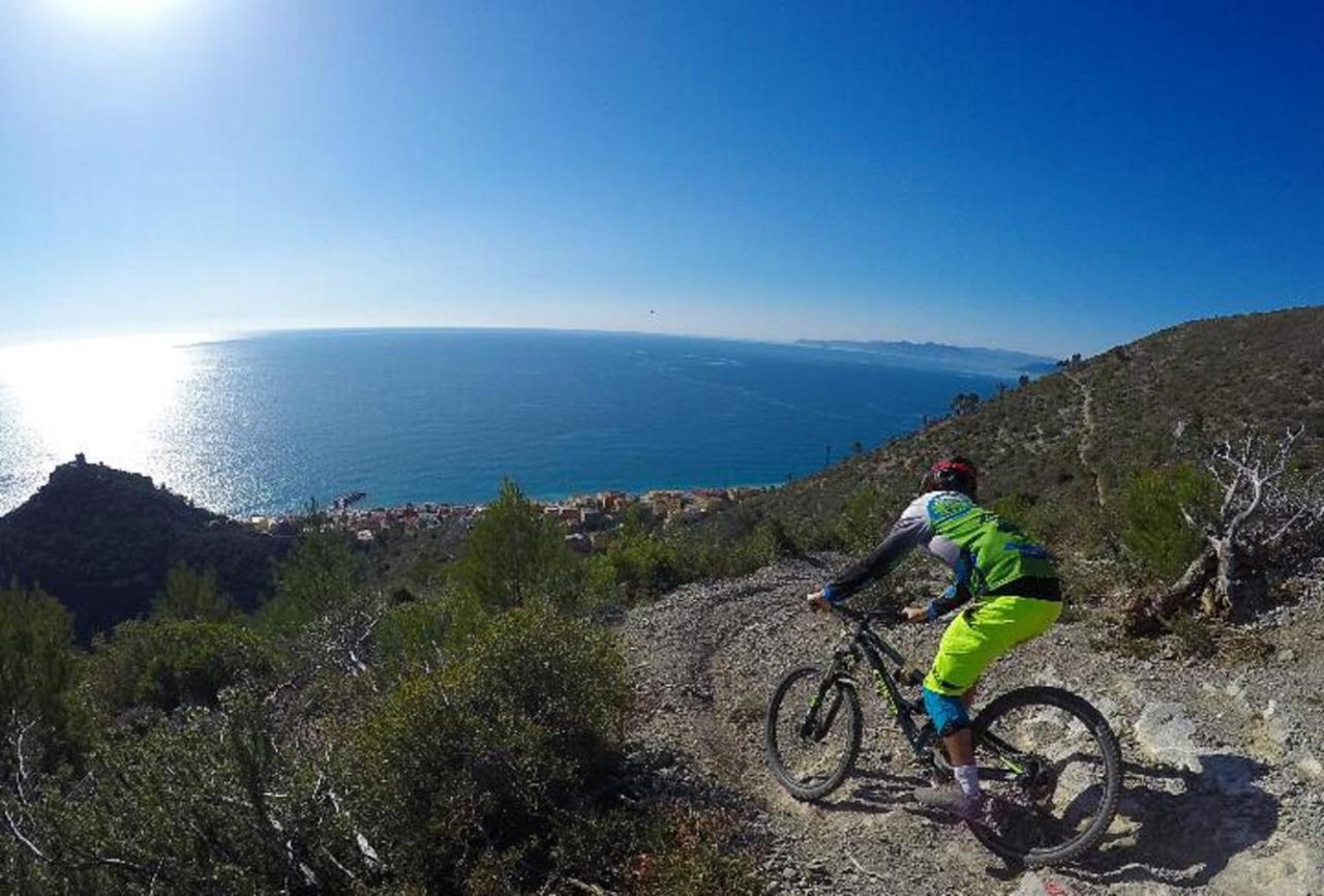 Hotel San Pietro Palace Finale Ligure Luaran gambar